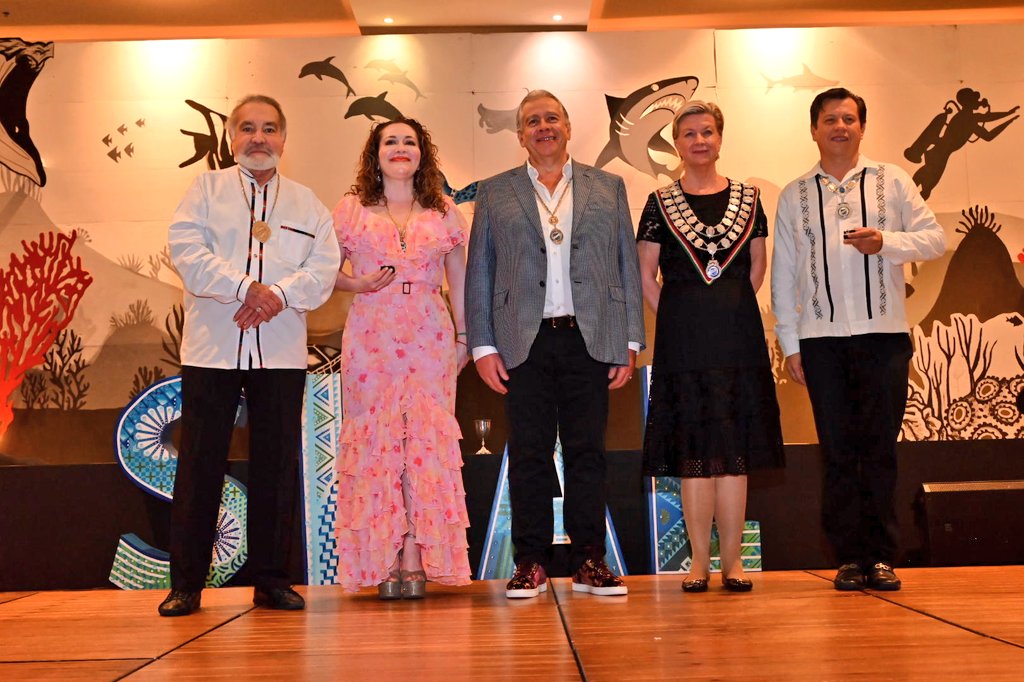 📌 Durante la 1ra Junta Nacional <a href="/skalmex/">Skal Nacional México</a> en #Huatulco se llevó a cabo la entrega de:
- Medalla "Rafael Millán" a Fernando Azcona
- Reconocimiento Club del Año México 2022 al Club Skål Isla Mujeres-Puerto Morelos
- Mejor Junta y Asamblea Nacional México 2022 fue para Acapulco