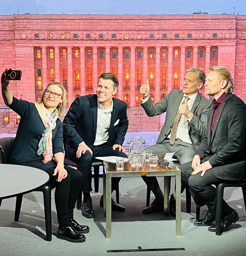 Rakentavaa keskustelua. Kiitos Taina, Marko ja kokoonkutsumisesta Pasi. 

Lähetys pitäisi näkyä myös täällä:
facebook.com/KiuruPauli

<a href="/Olympiakomitea/">Olympiakomitea</a> <a href="/tsusiluoto/">Taina Susiluoto</a> <a href="/PasiKivisaari/">Pasi Kivisaari</a> <a href="/markoasell/">Marko Asell</a> #liikunta