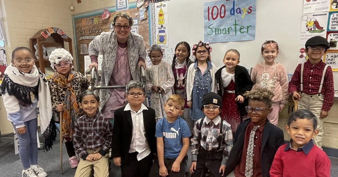 #TBT to when our elementary schools celebrated their 100th day of school. Thank you for continuing to attend school every day and joining in on the festivities!

#LosNietosSD #AdaSNelsonES #RanchoSGES #AeolianES #100DaysOfSchool