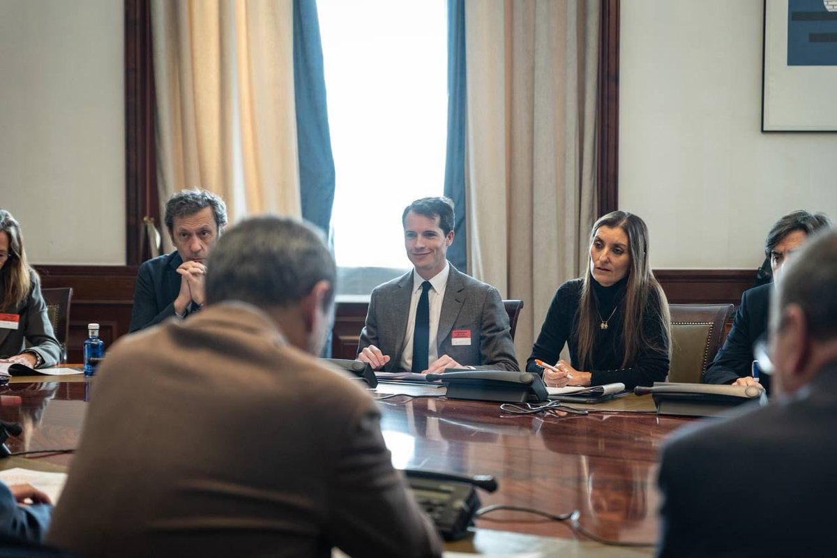 Ayer tuve el honor de estar en la presentación del Informe de la plataforma contra el cáncer #AllCanSpain
Gracias a todos los miembros de <a href="/AllCanGroup/">All.Can</a> por trasladarnos la necesidad que tenemos como país de mejorar el circuito de atención de los pacientes oncológicos.