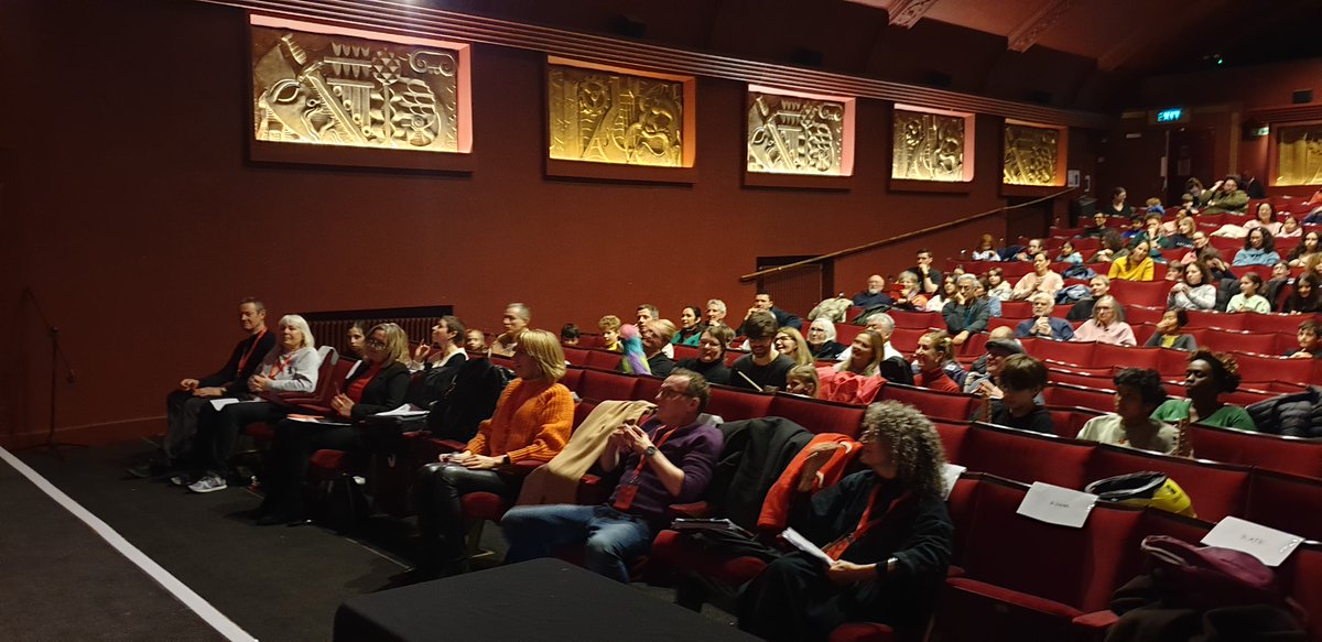 Phoenixcinema's tweet photo. Mics down, hands up!

Thank you for @eftownteam for putting on a great and creating a buzz around Phoenix and @EastFinchleyN2.

We hope you all enjoyed a day of film and fun with us for High Road Live and we look forward to hosting more community screenings.

#supportlocal https://t.co/FGKlthNEH4