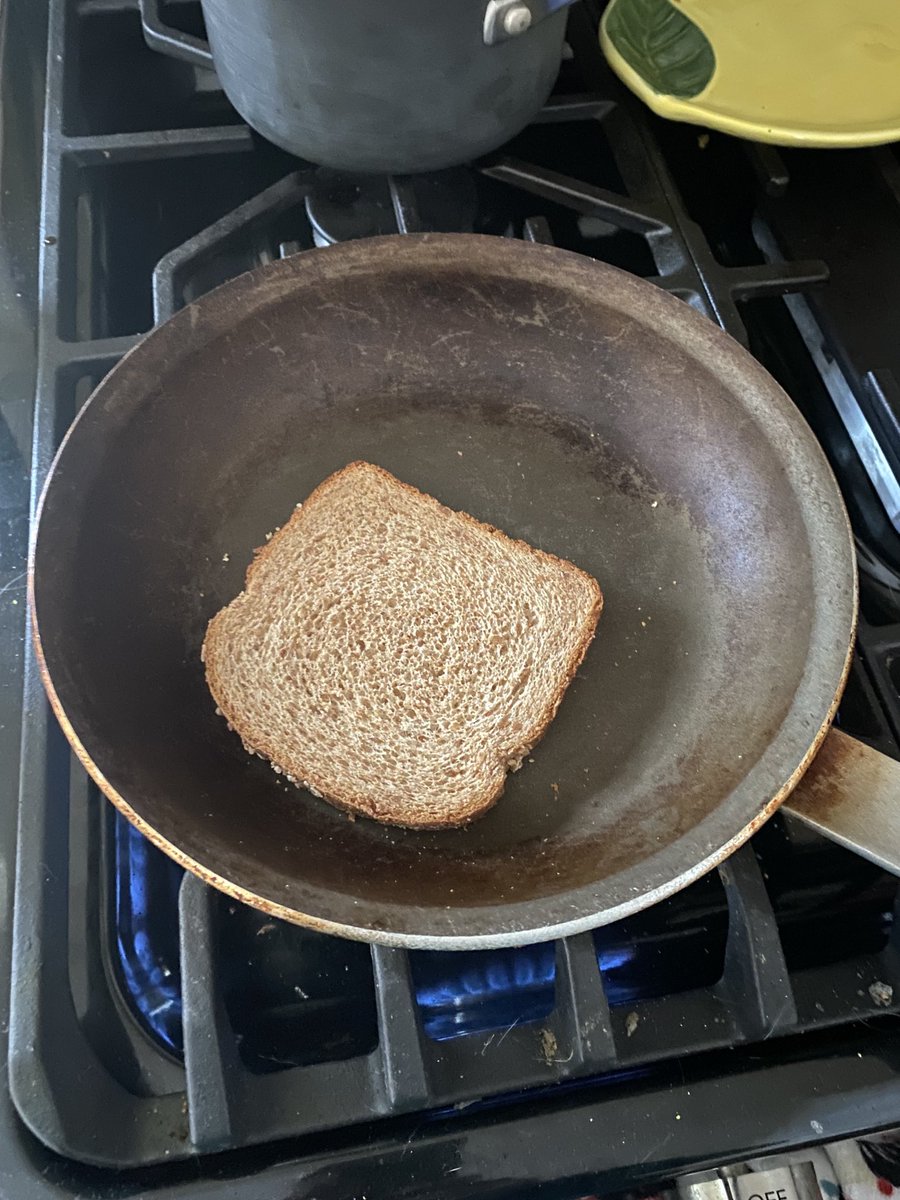 Pinonica's tweet image. Current mood: making stovetop toast! 😋 #atxwx #nopower #gratefulforgas