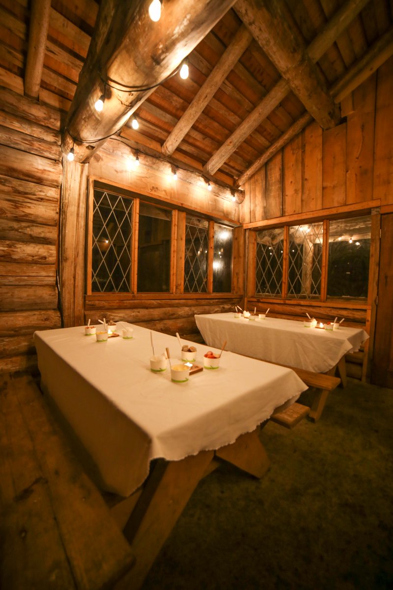 Manningpark's tweet image. Experience the magic of snowshoeing in the majestic forest of Manning Park under a blanket of stars, followed by a divine Chocolate Fondue at the Strawberry Flats Warming Hut 🔥

Register Today! manningpark.com/events/

#snowshoe #tour #forest #nightsky #stargazing #chocolate