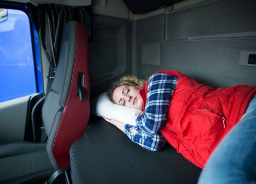sgfleetUK's tweet image. 😴 #WinterWeather can be tough on #FleetDrivers, so making sure you get plenty of rest is key. 

Read our blog to check out our helpful tips. Do you have any to add? 

sgfleet.com/uk/news/detail… 

#fleetsafety #winterdriving