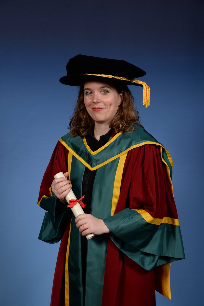 JulieEscurignan's tweet photo. Compulsory "I graduated from my #PhD @RoehamptonUni @MCL_Roehampton and it was one of the most beautiful days of my life" post. It was my first graduation and I couldn't have dreamt for more! #RoeGraduation #phdlife #PhDone #AcademicTwitter @EMLVparis #fanstudies #GameOfThrones https://t.co/11xS6LEvWe