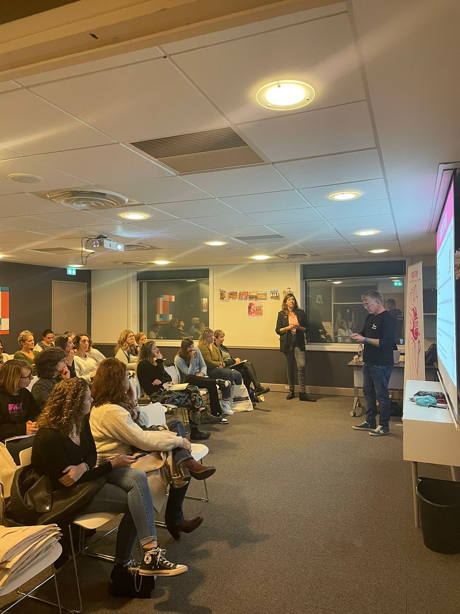 RallyeRDS's tweet photo. MERCI 🙏
Une superbe soirée lors la soirée de présentation du #TropheeRDS à Bordeaux !
MERCI de votre présence, nous avons eu la chance de vous rencontrer, futures Roses motivées comme jamais !
BIENVENUE dans l’aventure à toutes celles qui nous ont rejoint 👊 https://t.co/tyWWj00ELU