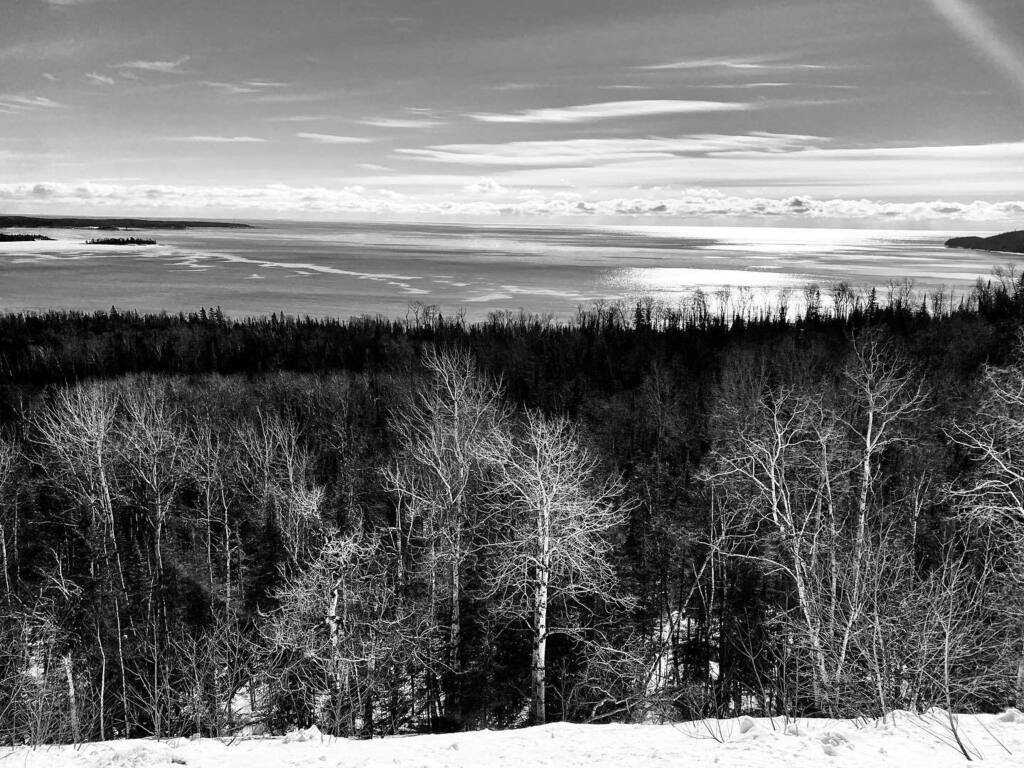 havington's tweet photo. Up near Canadian border on the North Shore of Lake Superior. Never get tired of this area of the planet no matter the season. #lakesuperior #minnesota #winter #northshore #blackandwhite https://t.co/99LYm6v6gE https://t.co/IYO0JzSktj