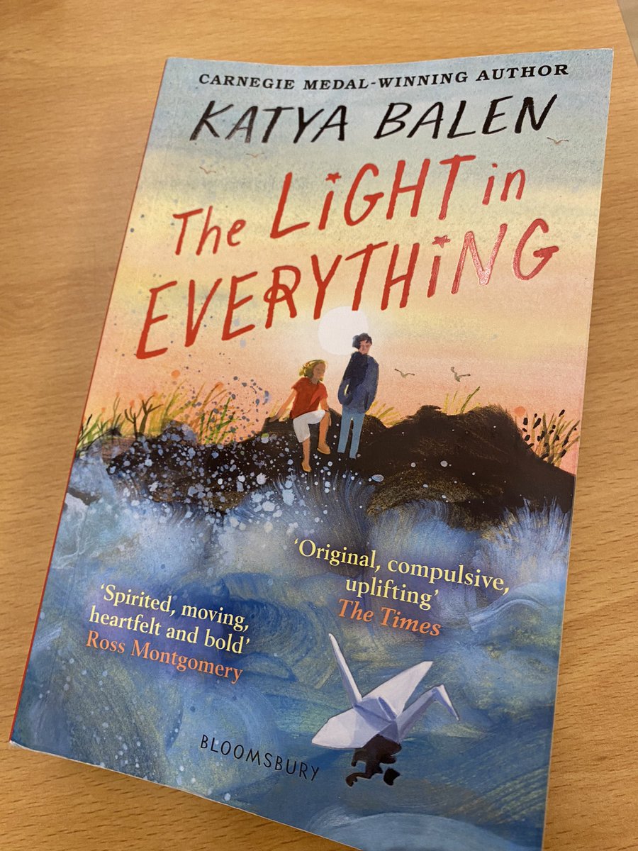 amylena33's tweet photo. New book reveal for my Y5 reading corner today! Love the way it builds excitement and hype and ‘who’s going to read it first!’@katyabalen #RTRP @CheltLitFest #readingrocks #thelightineverything https://t.co/X0Es4RJAg4