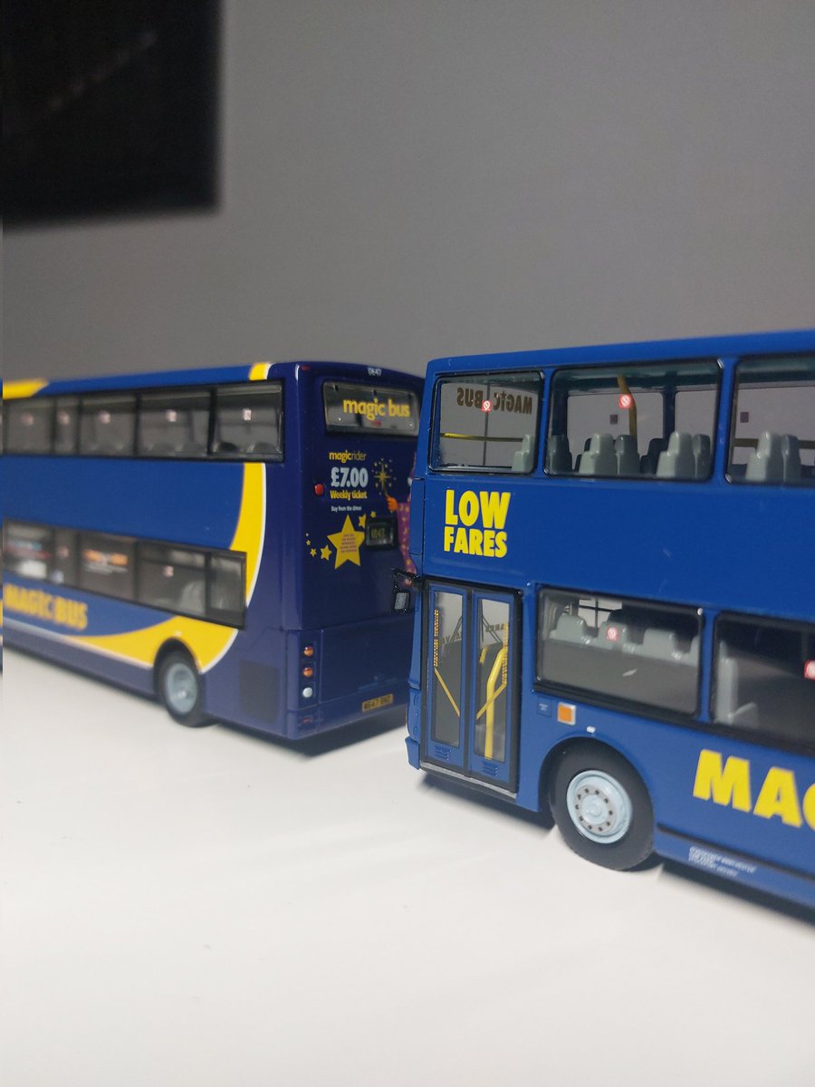 Bus_Pics_Manc's tweet photo. My two Magic Bus models together, No. 17647 and 13642! 😍📸🚌
#StagecoachBus
#StagecoachGM
#MagicBus
#Manchester
#ManchesterBuses
#ALX400
#LeylandOlympian
#CreativeMasterNorthcord
#ModelBuses. https://t.co/wRFslyqB6Y