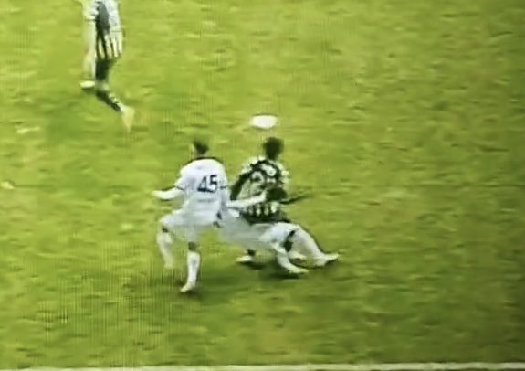 👉🏻Verilmeyen iki penaltı
👉🏻İptal edilen nizami gol 
👉🏻Pozisyona bile bakmayan Ali Palabıyık

Türk spor tarihinin en kara gecesi..

 #AdanadaOperasyonVAR