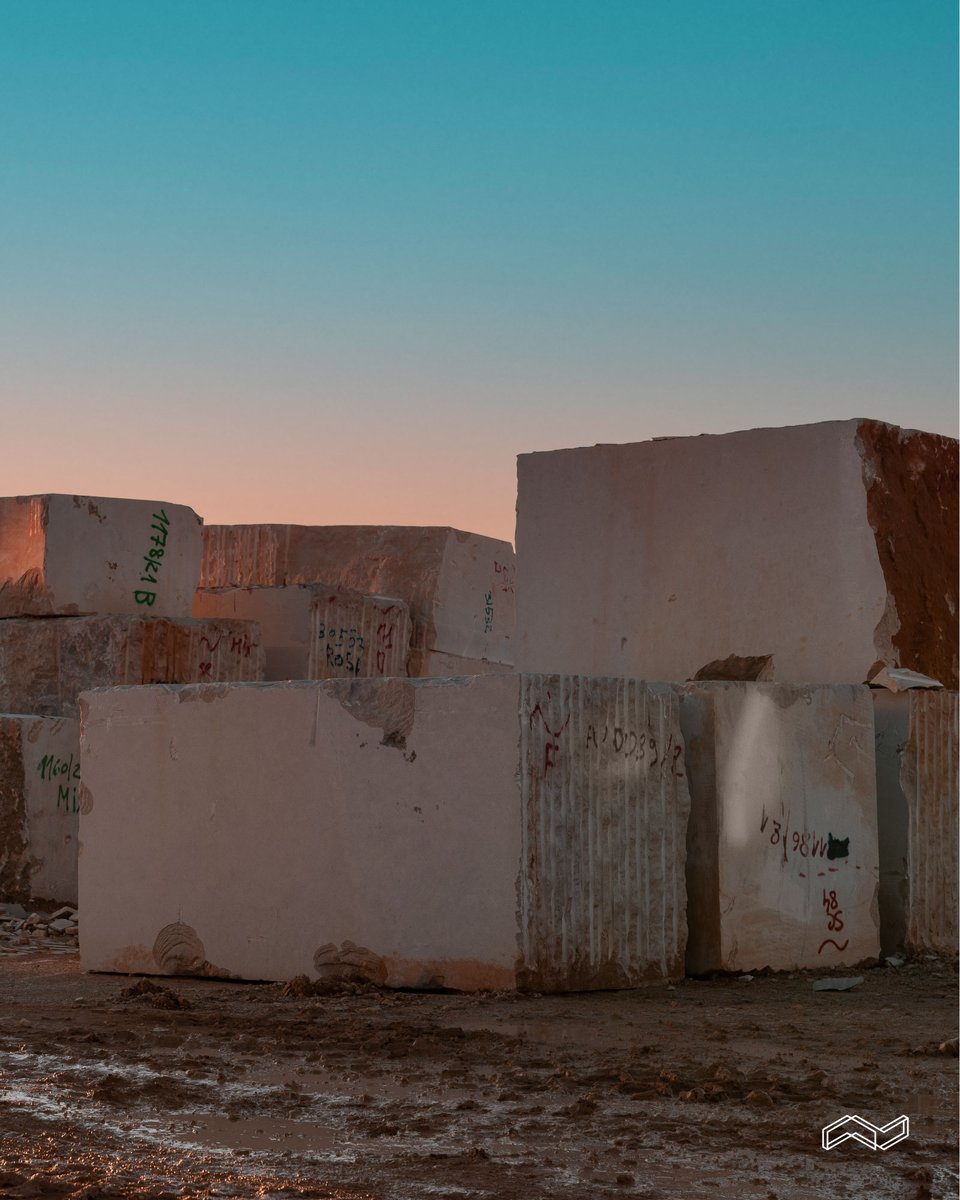 airelimestones's tweet photo. How beautiful is our sunset?
#alsstones #airelimestones #sunset #blocks #stoneblock #minimalstone #limestone #marble #granite #stone #naturalstone #nature #luxury #quarry #portuguesequarry #homedecor #construction #naturestone #stonemade #madebyhand #fabrication #madeinportugal https://t.co/HbxVzIxvnF