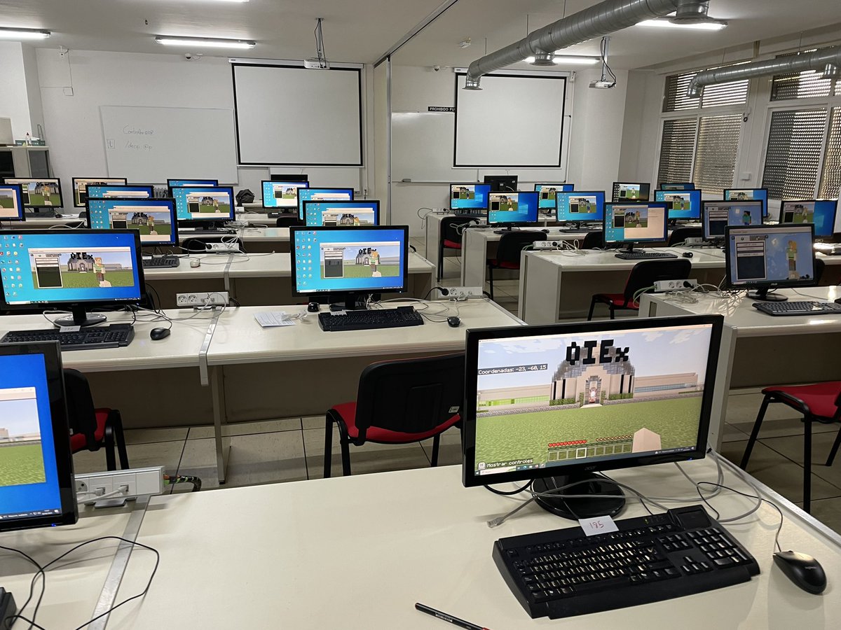 Todo listo para las pruebas de ingenio de la XI Olimpiada Informática de Extremadura. Mike y Alex esperan a los participantes en el mundo <a href="/Minecraft/">Minecraft</a> que hemos construido <a href="/OInformaticaEx/">OIEX</a> <a href="/EPCC_Unex/">Escuela Politécnica CC</a> <a href="/infouex/">UEx</a>
