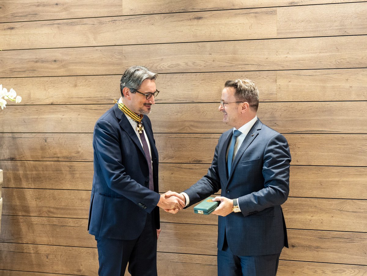 Xavier Bettel tweet media