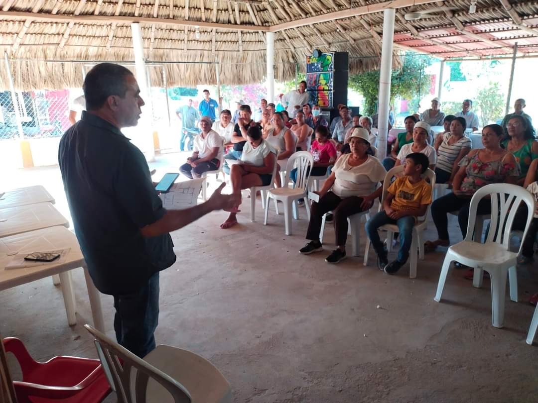 faviodoalmo's tweet photo. !Ay¡ estan pintados, dando a conocer con bombos y platillos los nuevos proyectos de la actual administración.
Pero se les olvidó informar cuando se desplomo la construcción de la estación Bomberil ó cuando se aprobó la concesión del alumbrado publicó a escondidas

Porque será? https://t.co/B0mvZQrAvM