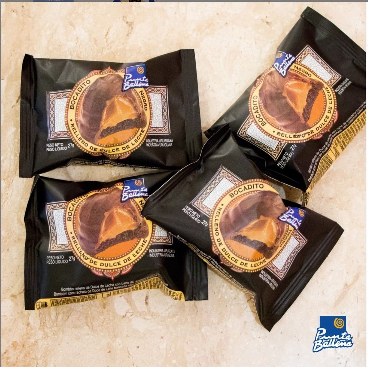 ¿Qué tal un café y bocadito para esta tarde?😍🤩
.
#HacemosPuntaEnCalidad #PuntaBallena #postre #delicioso #alfajor #alfajores #chocolate #choco #chocolatenegro #dulcedeleche #doce #doces #bombones #sabor #instafood #chocolovers #bocadito #coffee #relleno