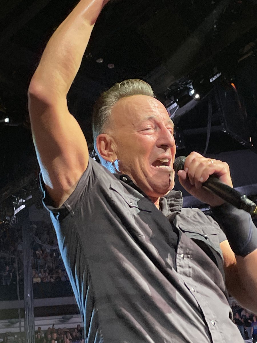 flswarty's tweet image. Ya Know - This world would be a much better and more peaceful place if everyone could take in just one @springsteen show.
#brucetampa #brucespringsteen #bruce2023 #Bruce 
Bruce Springsteen Makes Up for Lost Time With Heavy Tampa Tour Kickoff billboard.com/music/rock/bru… via @billboard