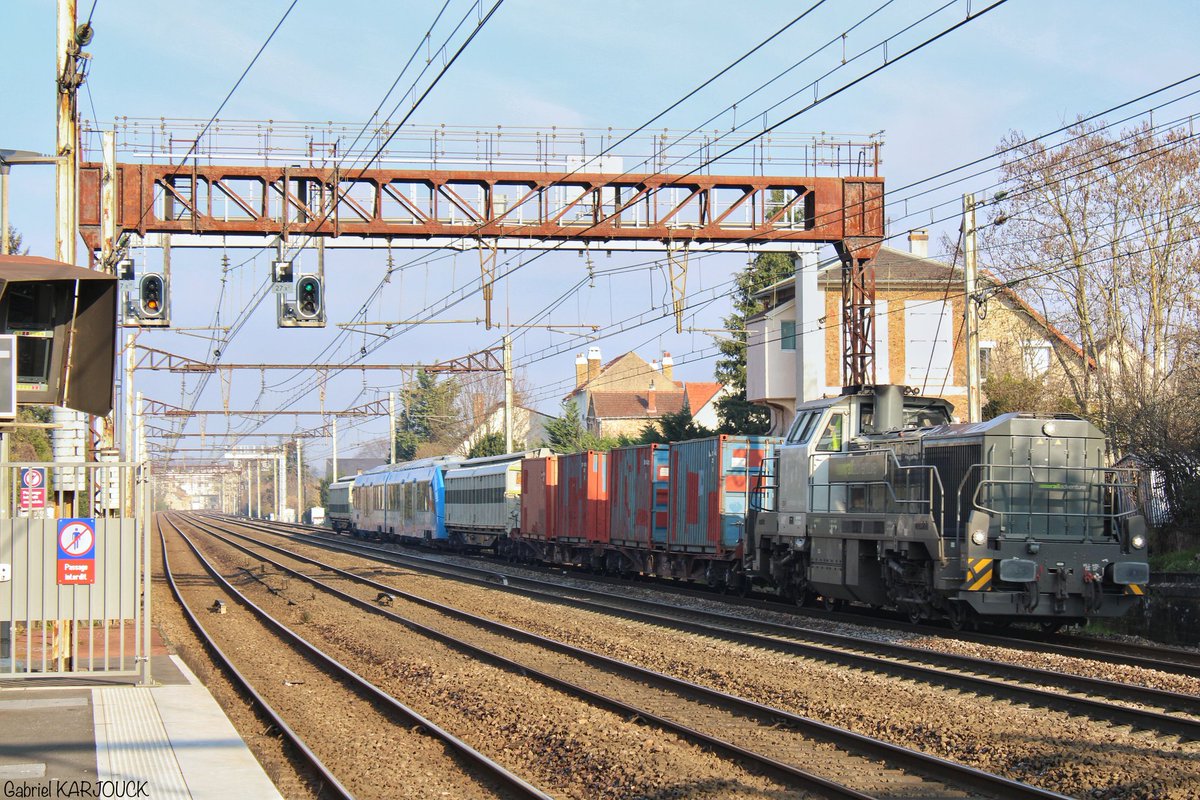 GabrielVk9's tweet photo. [#jeudiphoto]

Direction Saint-Pierre-des-Corps pour ce Coradia iLint premier train à hydrogène 🛤️

#photosncf #sncf #train  #paris #trainspotting #france #de18 #coradiaiLint #inox #canon #canon2000d #alstom #alstomteam #wintrr @AlstomFrance @RCValdeLoire https://t.co/zG3b97y0GY