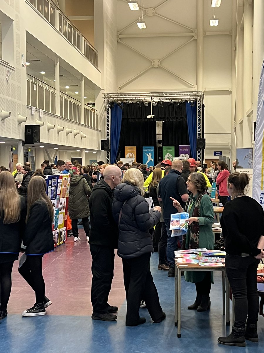 Great to see The Street so busy tonight for our Carluke Careers Fayre.
A big thanks to employers, organisations pupils and parents for attending and making it such a success @DYWCarlukeHS @DYWLED #positivepathways