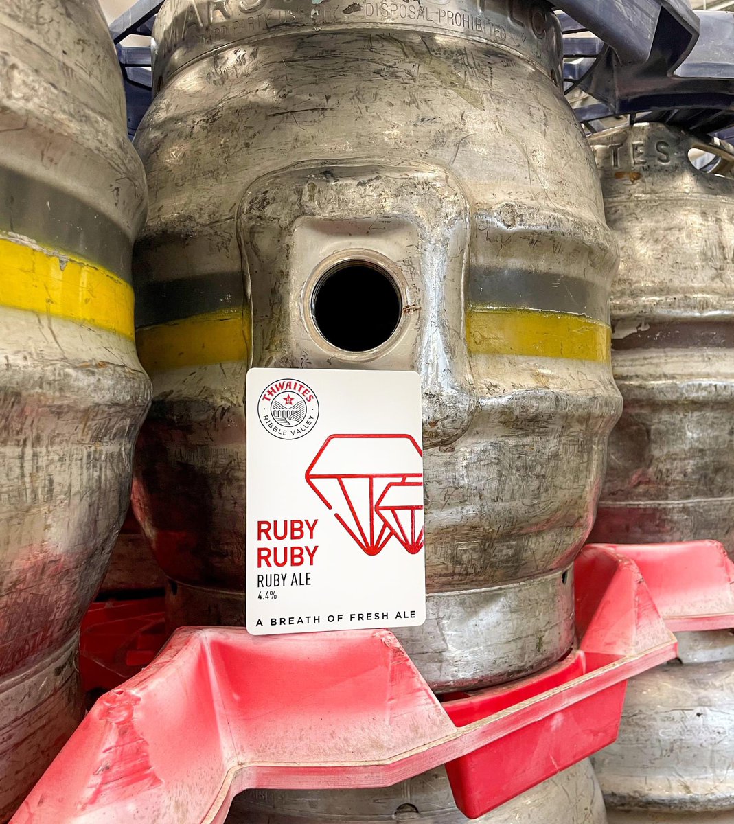 Our first seasonal of 2023 is racked and ready to be sent out to our pubs - make sure to keep an eye out for it this February!👀