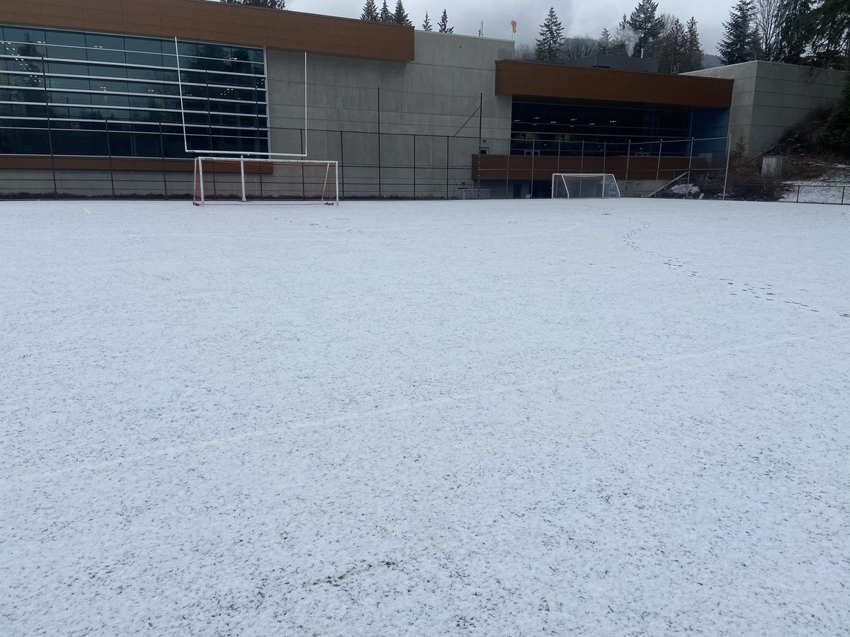 DNVFields's tweet photo. All DNV fields are closed due to snow and frozen conditions🥶 check back tomorrow afternoon for more updates https://t.co/cZ4Cgo1T5Y