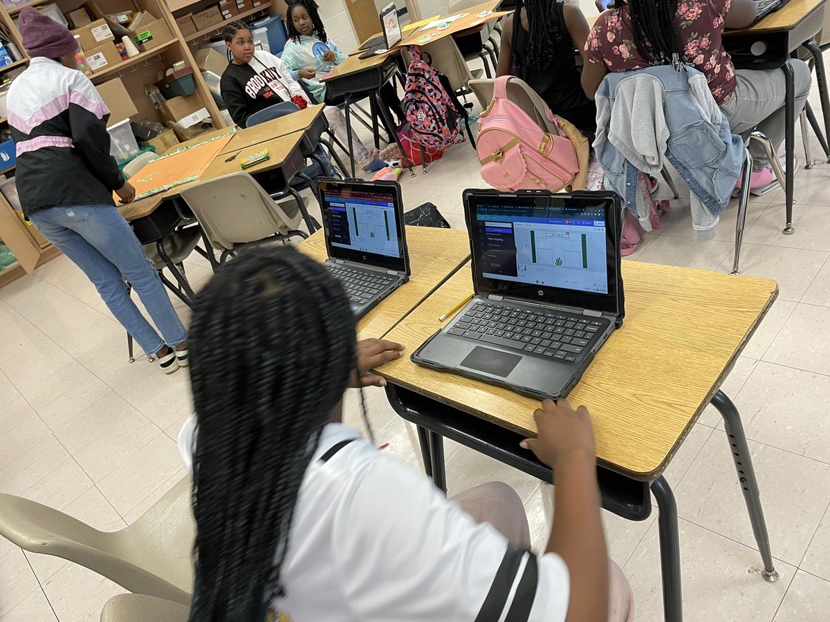 ksuITerin's tweet photo. Using @canva to create biology posters for a debate AND using the collaborate feature so students can work together in their groups  #cascadeES @CascadeESMedCtr #HEREistheTECHyTeacher @APSInstructTech @ahrosser @apsupdate @apsitnatasha @APSacademics #APSacademics #APSITInspires https://t.co/m41j2kWSrX