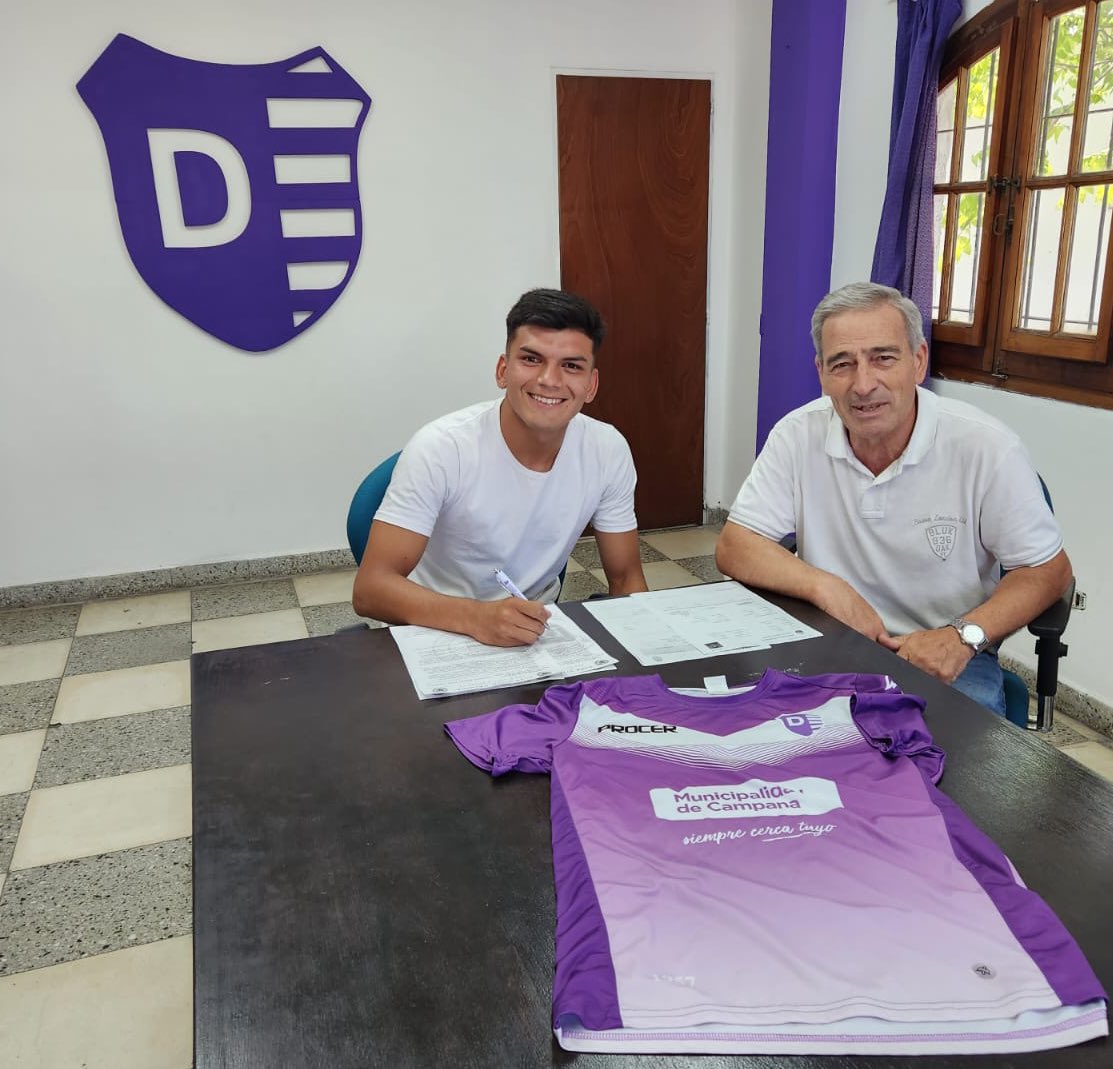 VillaDalmine's tweet photo. #FútbolProfesional | El lateral izquierdo Luciano Maidana y el volante Valentin Gargiulo son refuerzos del viola de cara a la temporada 2023 de la Primera Nacional.

¡Bienvenidos! 
#VamosViola 🟣⚪️ https://t.co/hAnbXZIuiX
