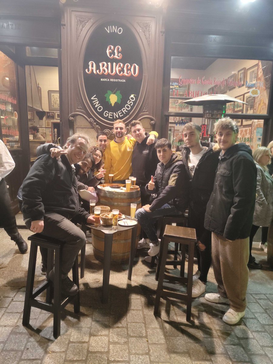 Curlychan's tweet photo. The EL PLAN film crew 🫶 https://t.co/Mc1ENuzksz