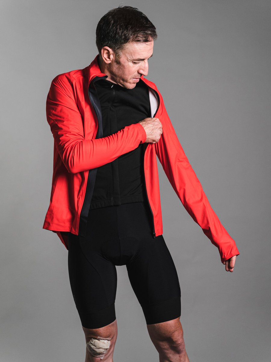 ibzugasti's tweet image. Calentando banquillo ❤️🖤