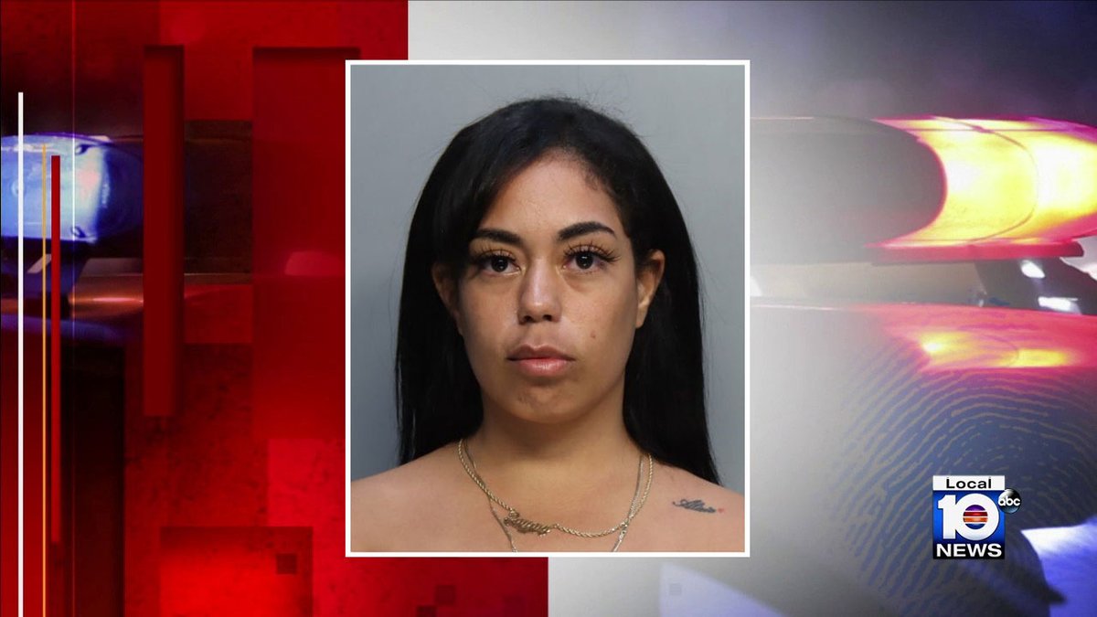 WPLGLocal10's tweet photo. Woman threatens to kill ex-boyfriend after stabbing him, crashing his car, police say https://t.co/YnGnQSHG8F https://t.co/W0i2zCv7IX
