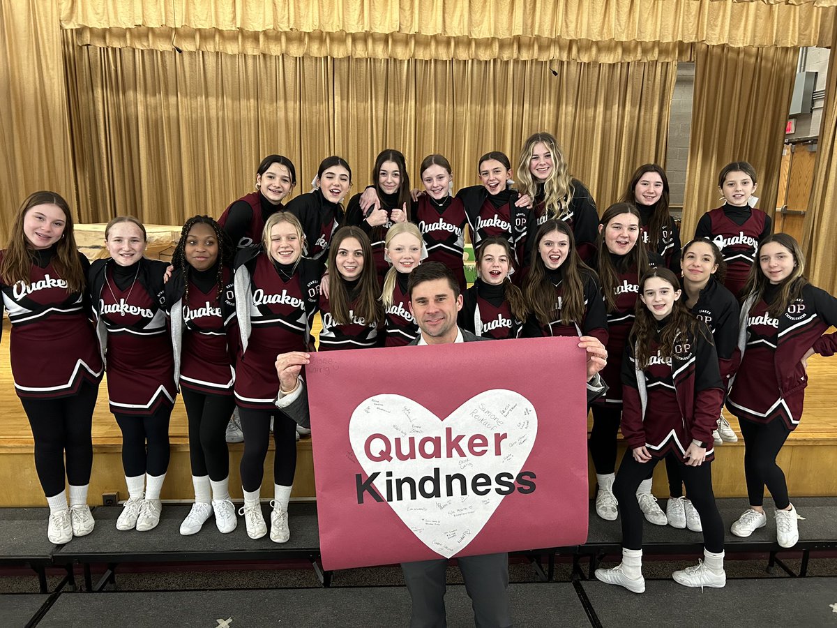 Modified cheerleaders and many former Windom students returned to spread kindness one read aloud at a time!