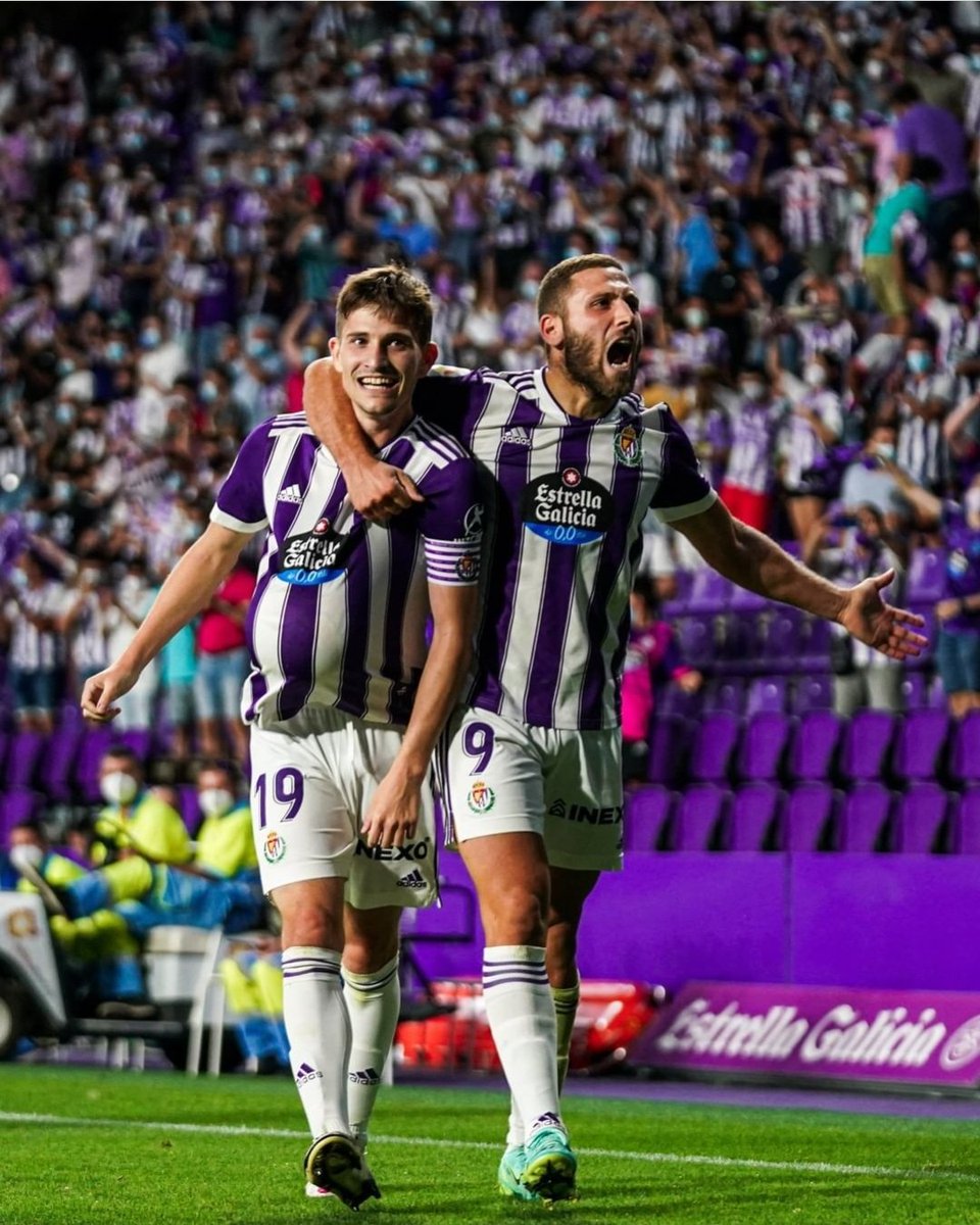 Escudo. Toni. Weissman. Que foto!!! En menos de un año nos arrebataron todo 💜