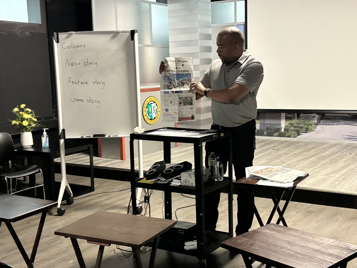 ⁦<a href="/RodWalkerNola/">Rod Walker</a>⁩ is guest lecturer at ⁦<a href="/XulaMassComm/">XULA Mass Comm Department</a>⁩ Sports Broadcasting class on the nuts and bolts of covering sports. ⁦<a href="/ShearonRoberts/">Shearon Roberts</a>⁩ @<a href="/xula1925/">Xavier Univ. of LA</a> ⁦<a href="/xulaherald/">The Xavier Herald</a>⁩