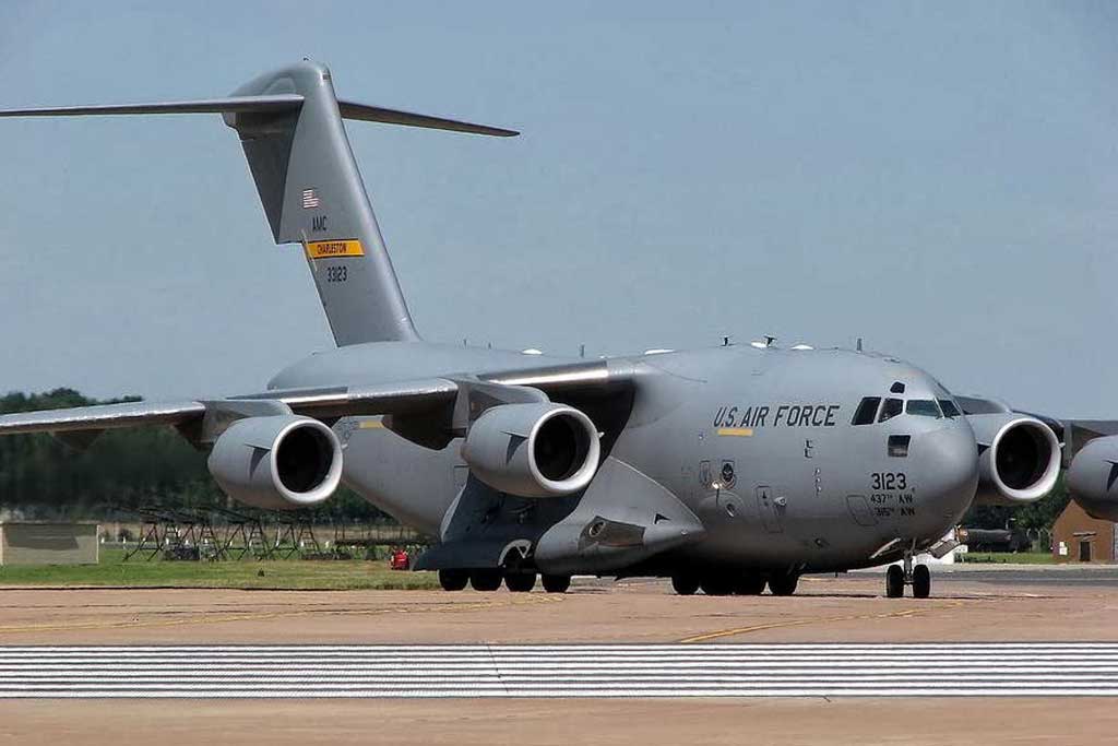 laviinfo509's tweet photo. La Justice américaine ne chôme pas dans le dossier de l'assassinat de Jovenel MOÏSE. Un avion militaire des USA, debarqué à l'aéroport ce midi, vient de s'envoler pour la Floride avec Christian Emmanuel SANON, James SOLAGES, Joseph VINCENT et Germán Rivera GARCIA. https://t.co/KWb8KwMiS7