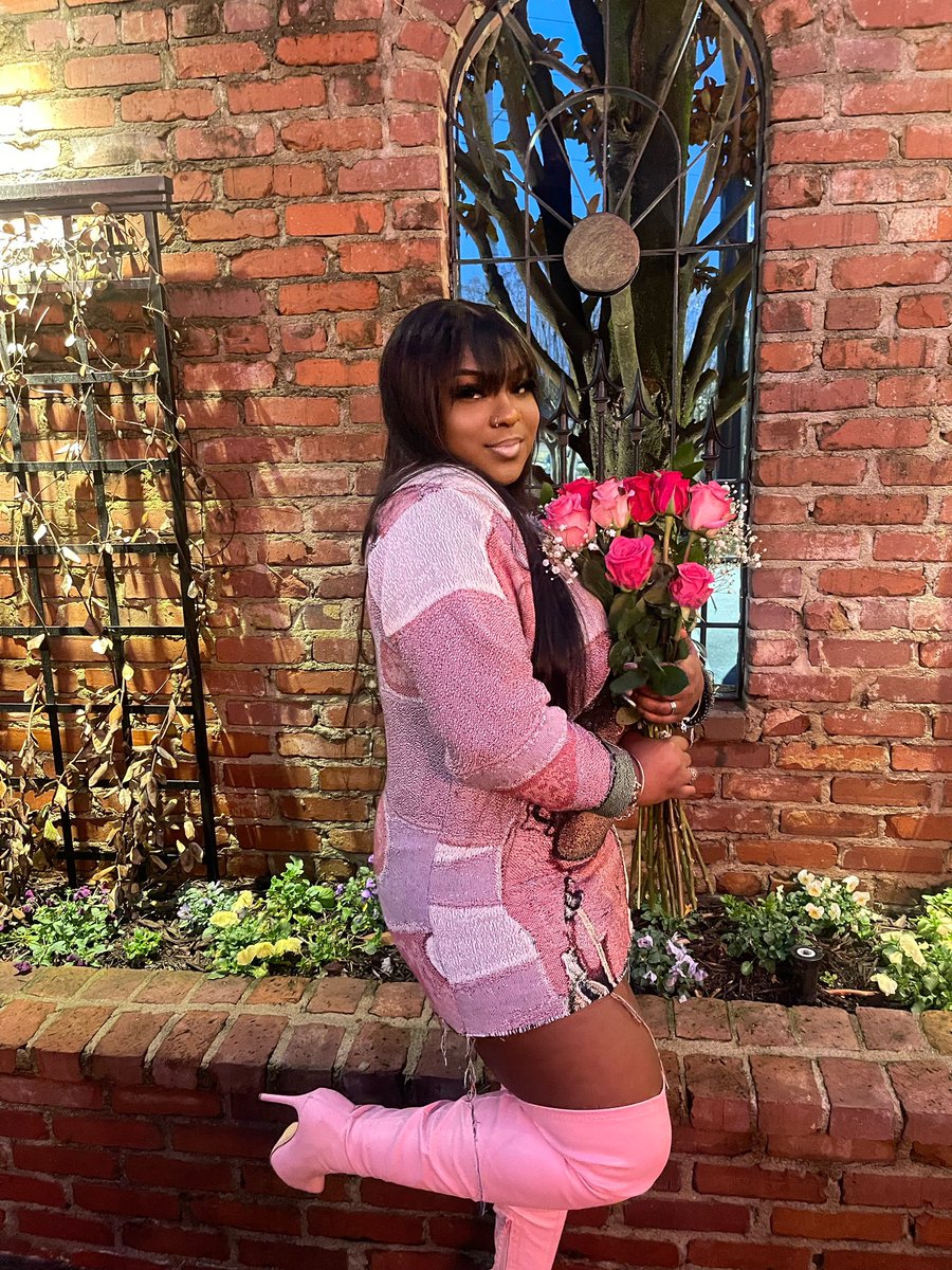 Kaimonae2's tweet photo. pretty as fck i go custom Barbie 💗♒️ https://t.co/9M6qXdbxGk