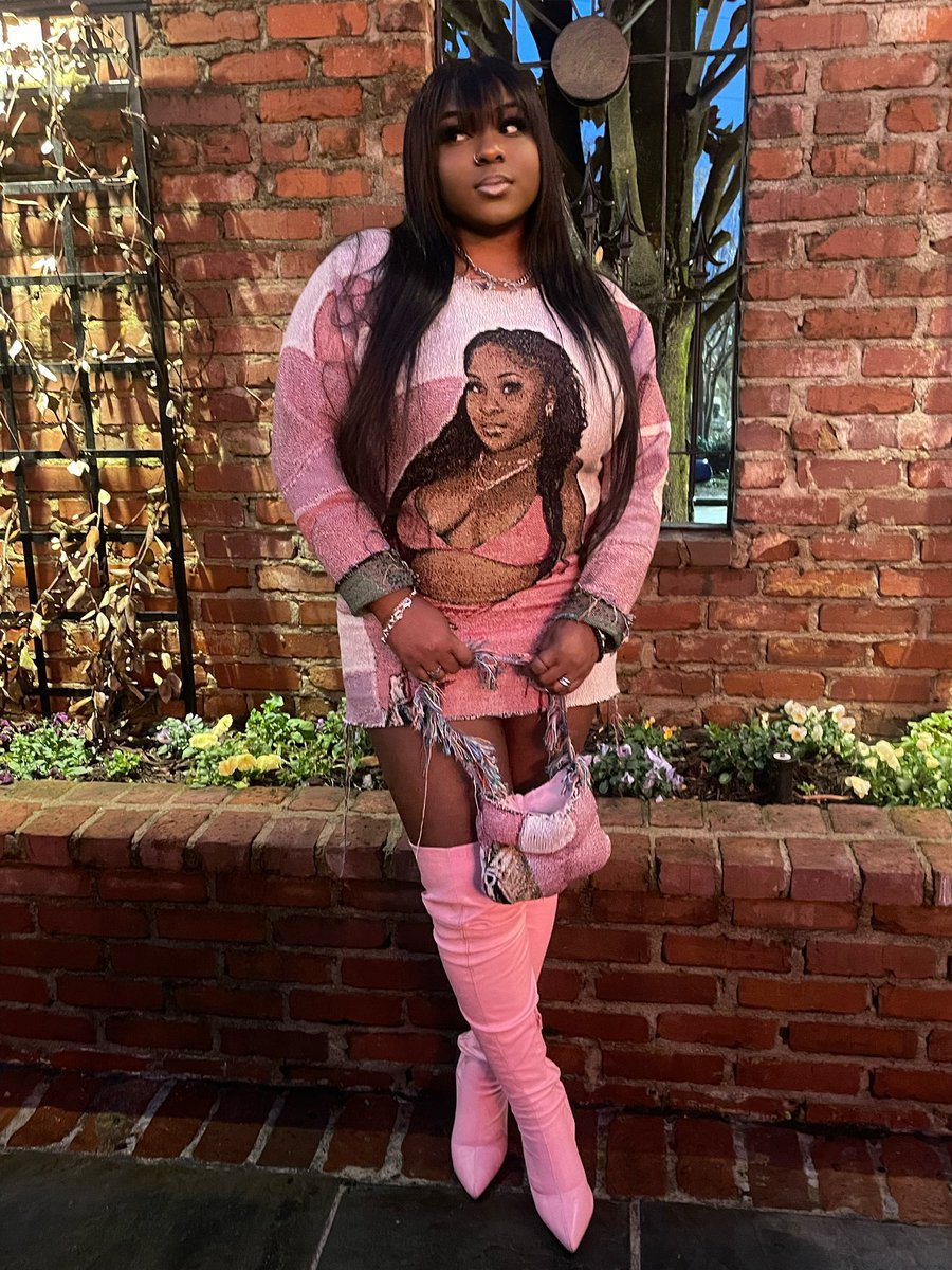 Kaimonae2's tweet photo. pretty as fck i go custom Barbie 💗♒️ https://t.co/9M6qXdbxGk