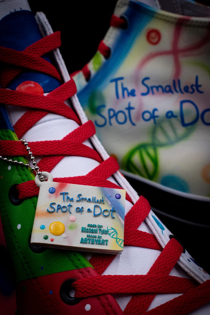 artbyartllc's tweet image. My good buddy @MTylerTSYLI has a new book out today and we had to cook up some kicks to match! Congrats on the new book! 
.
Laces: @litlaces 
.
#customshoes #angelusdirect #liquidkicksofficial #childrensbooks