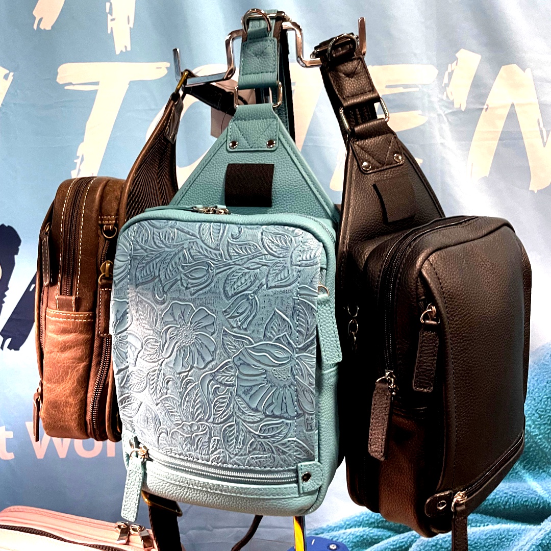 GTMOriginal's tweet image. Who thinks these mini sling backpacks are too cute?
Drop a heart if you love them. 
❤️

#minibackpack #minisling #imaguntotenmama