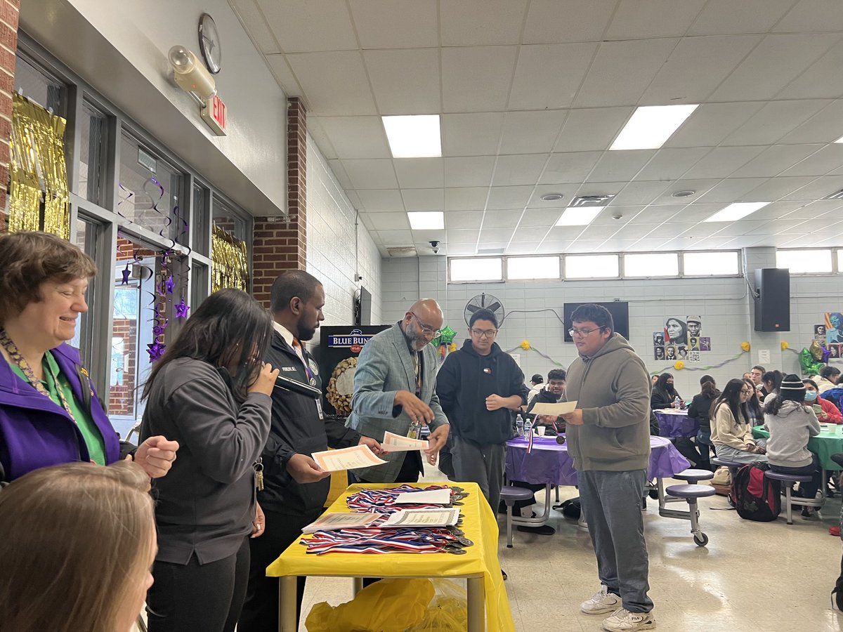 EricHamilton124's tweet photo. Started the day off right celebrating students with a junior class honor roll and high honor roll breakfast! #hailwaukeganhigh https://t.co/Zw4jb80Okt