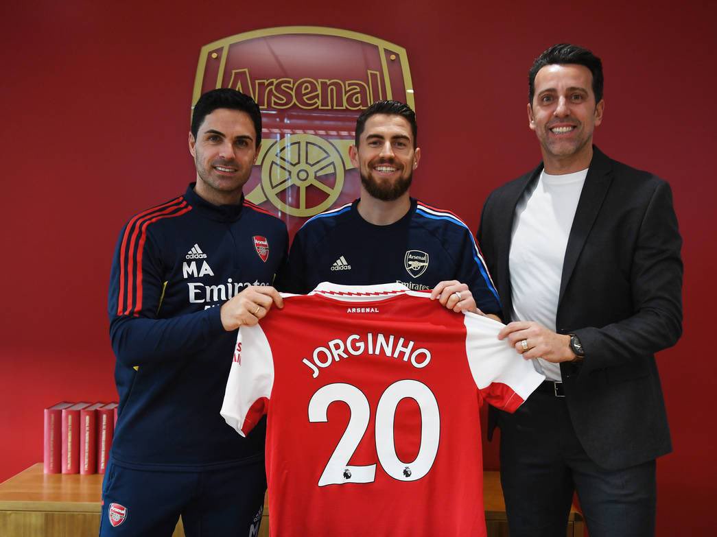 FabrizioRomano's tweet photo. Arteta: “Jorginho is a midfield player with intelligence, deep leadership skills and a huge amount of Premier League and international experience”.

Jorginho: “All I can promise is that I’m going to give my all to represent this club”.

⚪️🔴🤝🏻 #AFC #DeadlineDay https://t.co/E7j2m1shnm