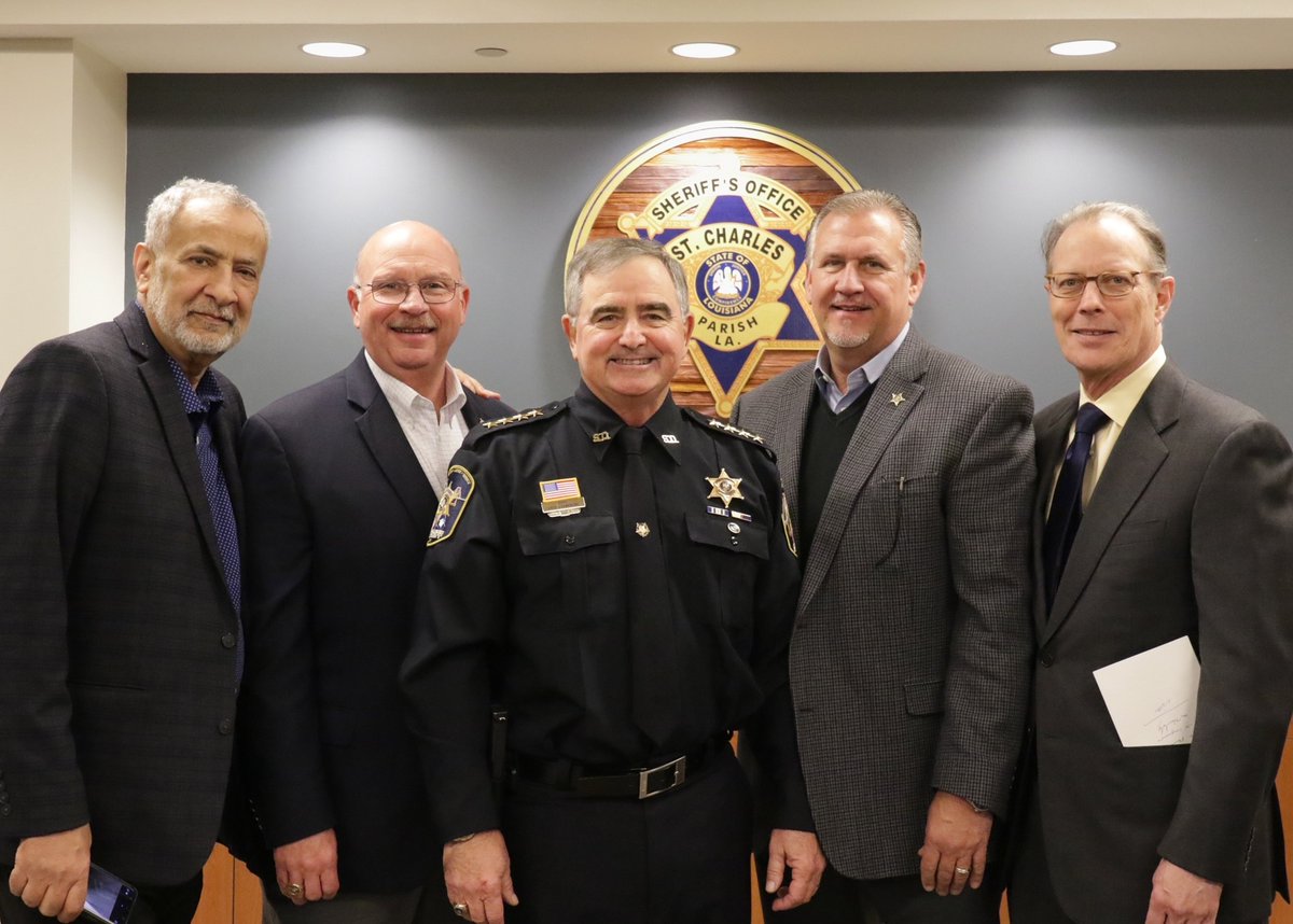 NationalSheriff's tweet photo. Congrats to Sheriff Greg Champagne on being sworn-in as NSA President!

Sheriff Champagne is serving out the unexpired term of retiring NSA President Sheriff William Bohnyak of Orange County, Vermont. Sheriff Champagne will be formally installed as President at #Sheriffs2023. https://t.co/qvYeNzsnhN