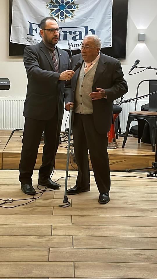 Profundo pesar por la partida de nuestro querido Jamal Mansour, a quien reconociéramos en vida en nuestro congreso panamericano en Viña del Mar. Gracias por todo tu trabajo, enseñanzas y legado, que dejaste plasmado en tu hermosa obra “La patria en el corazón”.