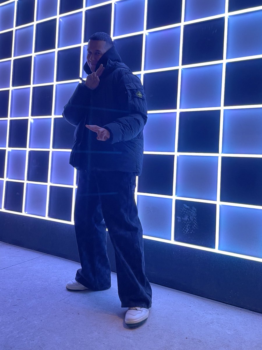 sets in february 💝

2/4 - emporium fulton market • 9pm

2/10 - agua at schubas • 9pm

2/11 - easy does it • 10pm

2/17 - tba • LA 

2/18 - tba • LA 

2/23 - tabú • 9pm