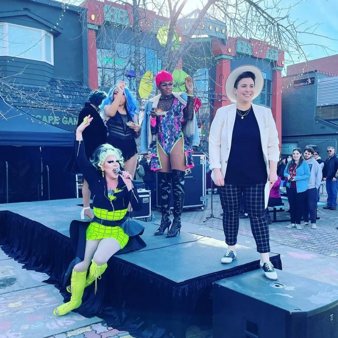 kensingtonYYC's tweet photo. See you this Sunday, Feb. 5 from noon-3 p.m. outside Trappedcalgary for our 'Can't Stop The Love In Kensington' drag fashion show presented by @KyleeRo as part of @chinookblast. Enjoy a weenie roast, courtesy of @eatcrowyyc and hot bevvy's from @devillecoffee and @goodtradeco. https://t.co/dKnCzDDphH