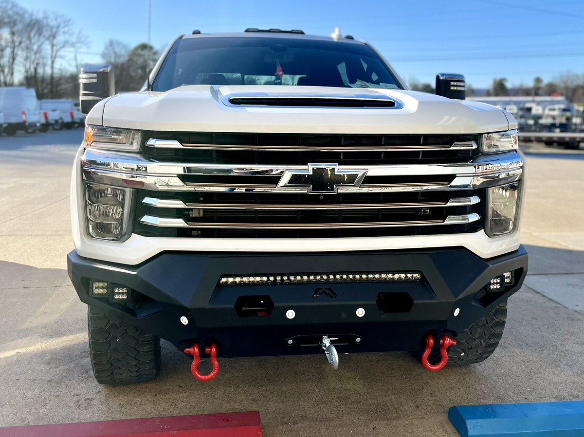 4tntusa's tweet photo. ***Job Done***

@fabfoursinc Matrix front bumper with @roughcountry 12k winch and LED lights!

Who needs their truck set up for adventure…? Drop a 🙋🏻‍♂️in the comments

#truck #truckaccessories #truckstuff #4tntusa #truckntrailers #Chattanooga #chattanoogatn #chattanoogabusiness https://t.co/eNkEvYSOdx