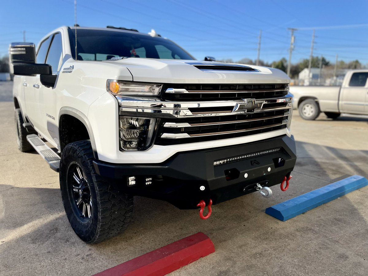 4tntusa's tweet photo. ***Job Done***

@fabfoursinc Matrix front bumper with @roughcountry 12k winch and LED lights!

Who needs their truck set up for adventure…? Drop a 🙋🏻‍♂️in the comments

#truck #truckaccessories #truckstuff #4tntusa #truckntrailers #Chattanooga #chattanoogatn #chattanoogabusiness https://t.co/eNkEvYSOdx