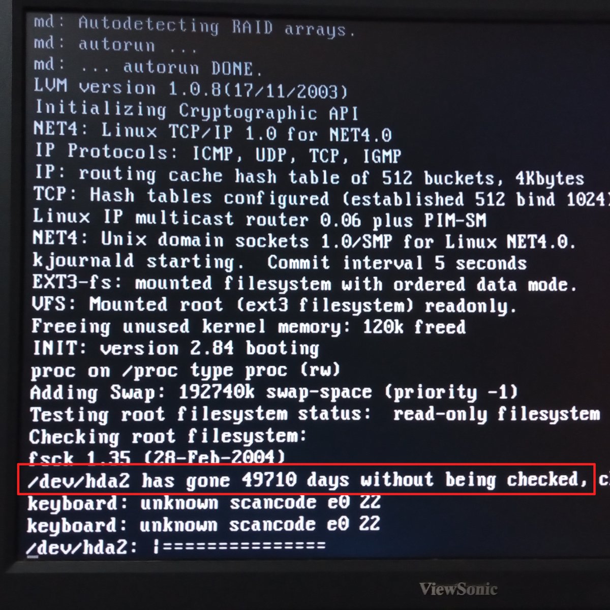 hackfunrosario's tweet photo. 😅

#retro #retrocomputacion #retrocomputing #retrohardware #linux https://t.co/a4C8acf2hP
