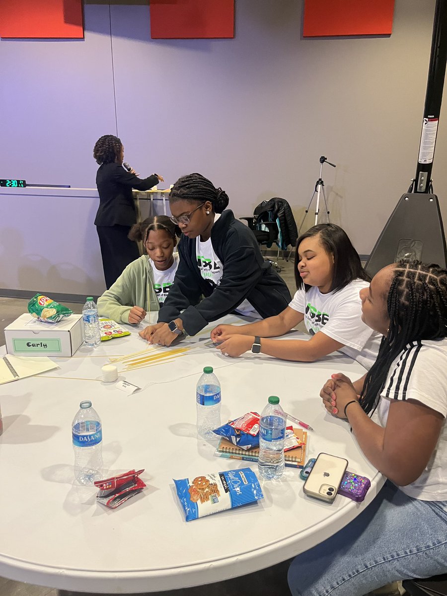 Katherine Thomas tweet media