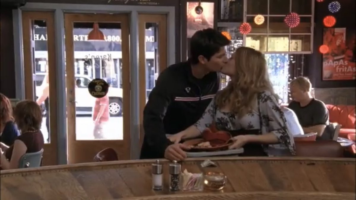 comfortnaley's tweet photo. #OTH #NALEY
⠀⠀⠀➳ S4 E08 https://t.co/75d5AnualD