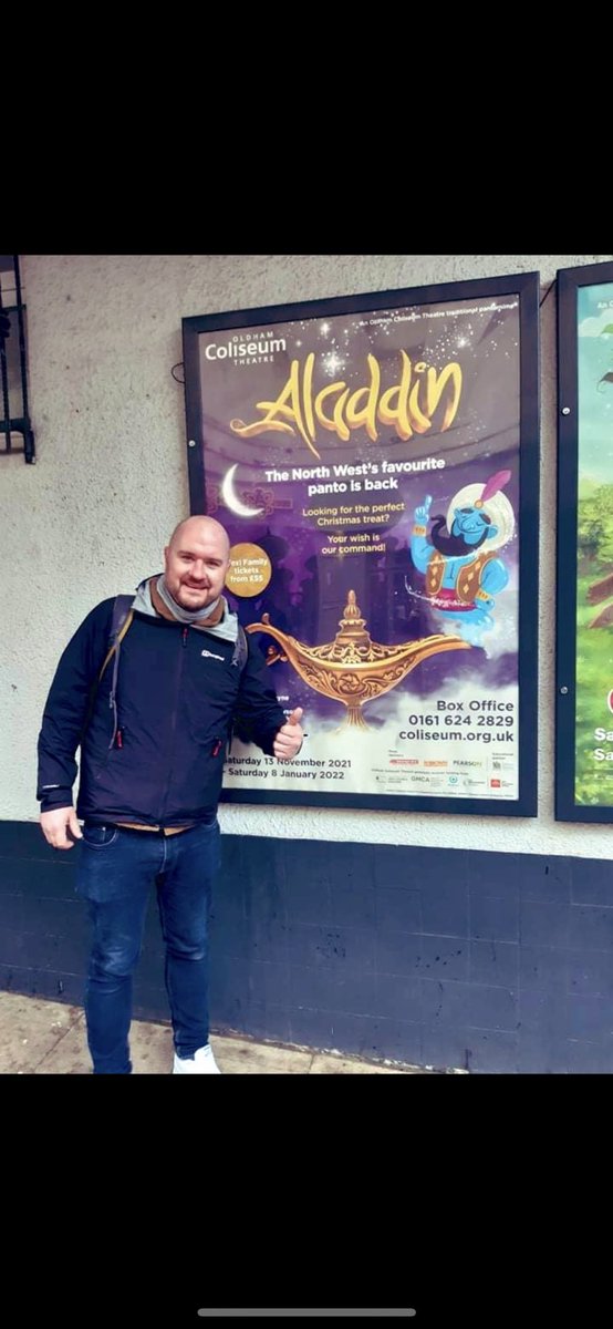 Simon_Naylor's tweet photo. OUR @OldhamColiseum. If it doesn’t exist @OldhamCouncil &amp; the whole of #Oldham will, in 5 minutes, realise why it’s essential. It is their life blood. So sad to see what’s happening. Glad to have had my 5 minutes on their awesome stage as an actor &amp; director. Fight on! ❤️🐝 https://t.co/3el6ufClbw