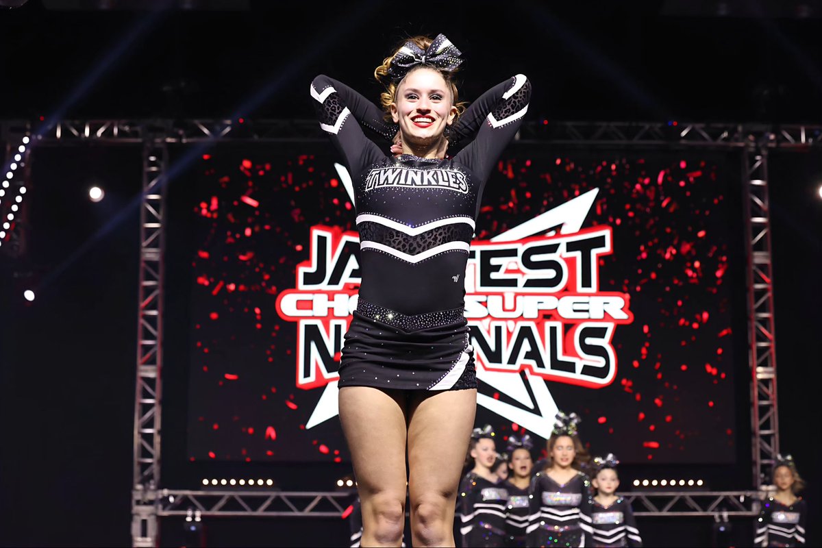 WorldCupallstar's tweet photo. Keep your head high and your cheer bow higher!! 4 days until World Cup takes on All Out π€π
#CompWeek #WC #thisisworldcup https://t.co/17RAqiIMjP